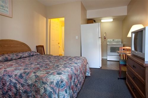 Polson Park Motel Vernon Ngoại thất bức ảnh