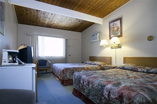 Polson Park Motel Vernon Ngoại thất bức ảnh
